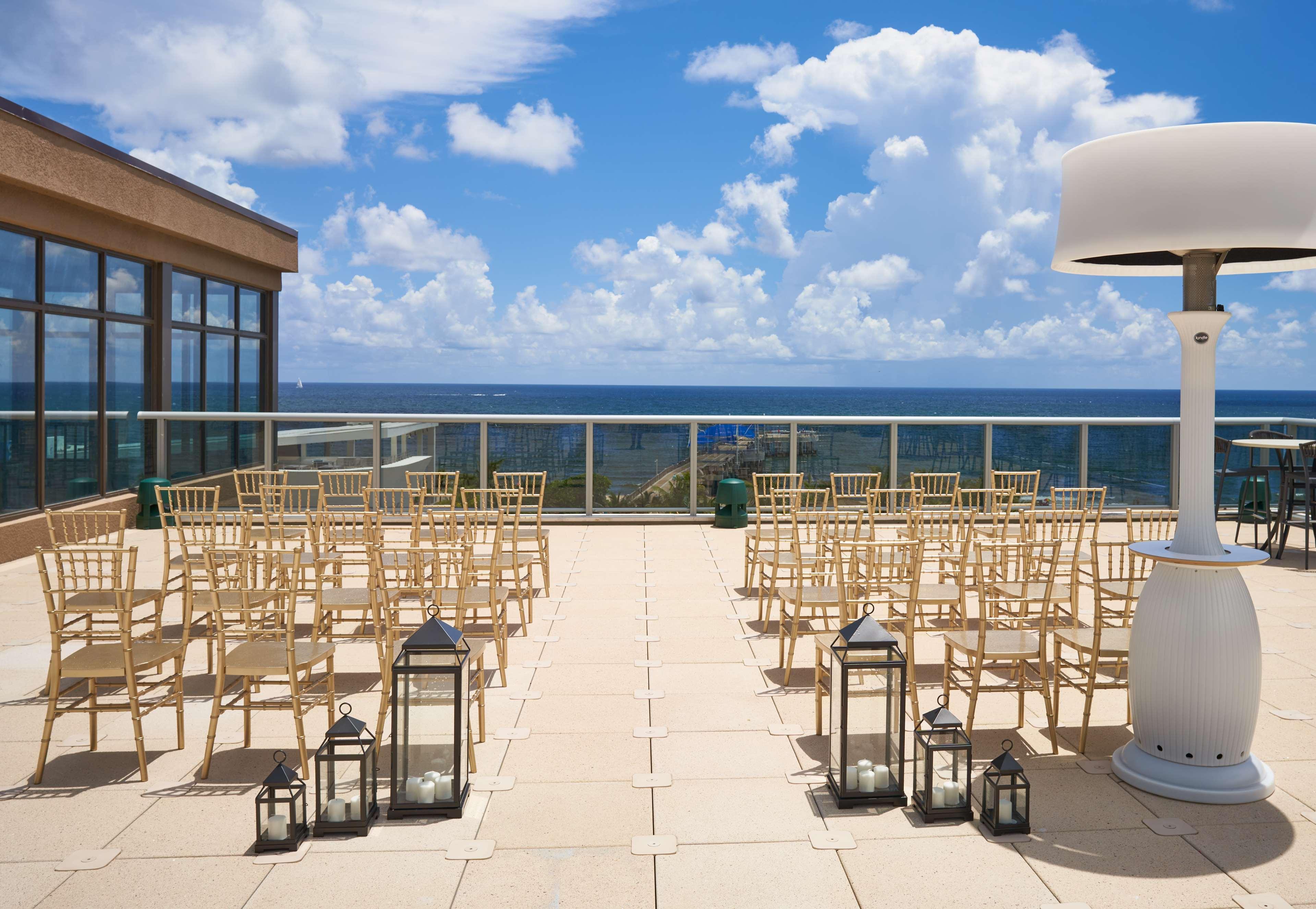 Tru By Hilton Pompano Beach Pier Exterior photo